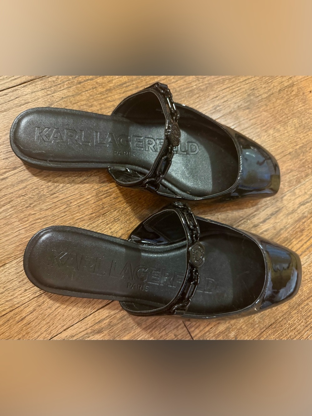 Karl Lagerfeld Black Patent Chain-Detail Slide Mules